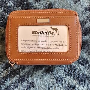 Leather WalletBe wallet with two straps